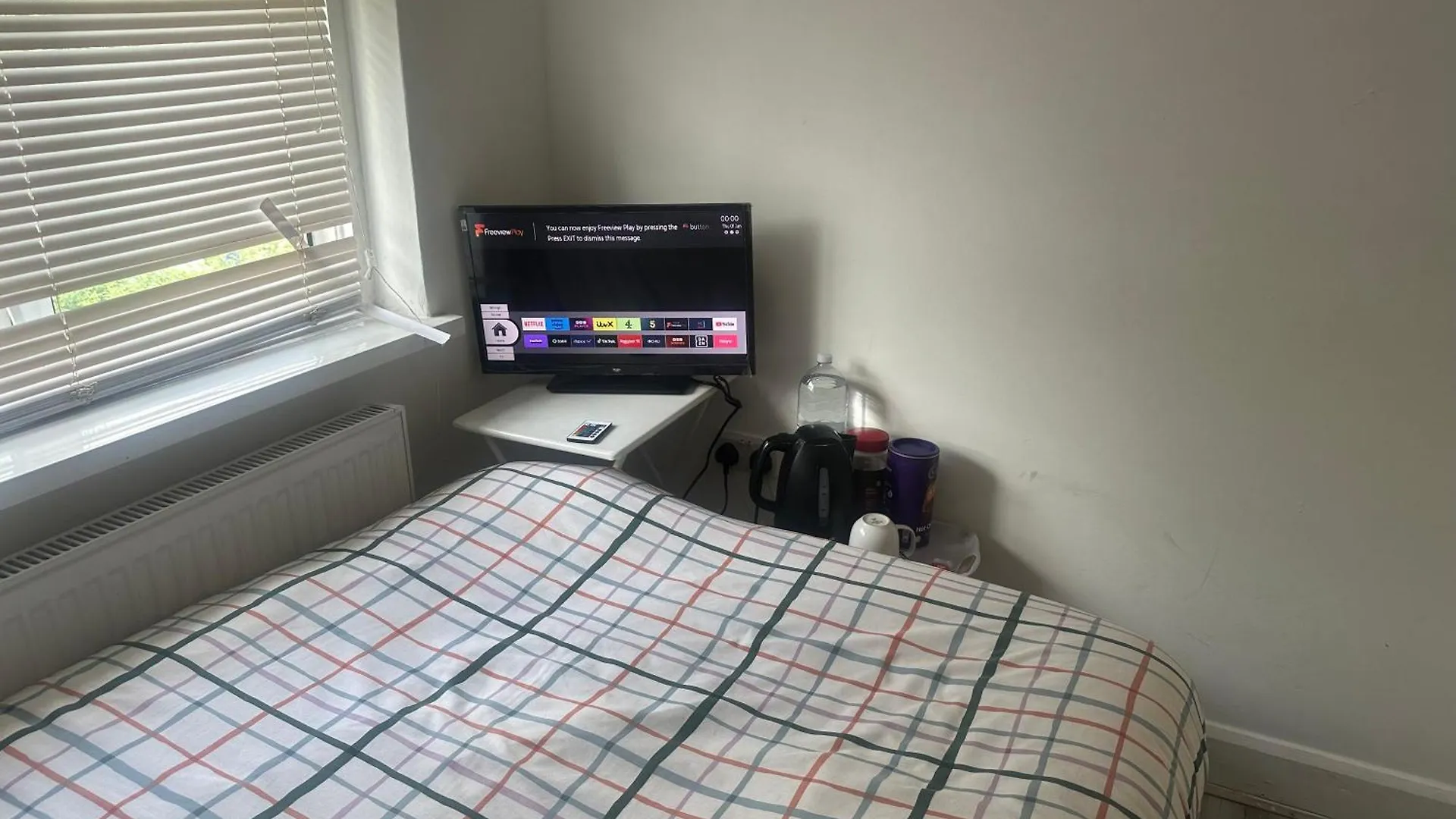 Ebehi Inn Welling 0*,  United Kingdom
